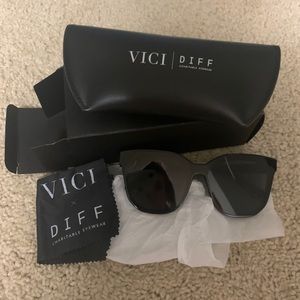 COPY - Vici x Diff sunglasses (GIA Black Frame)